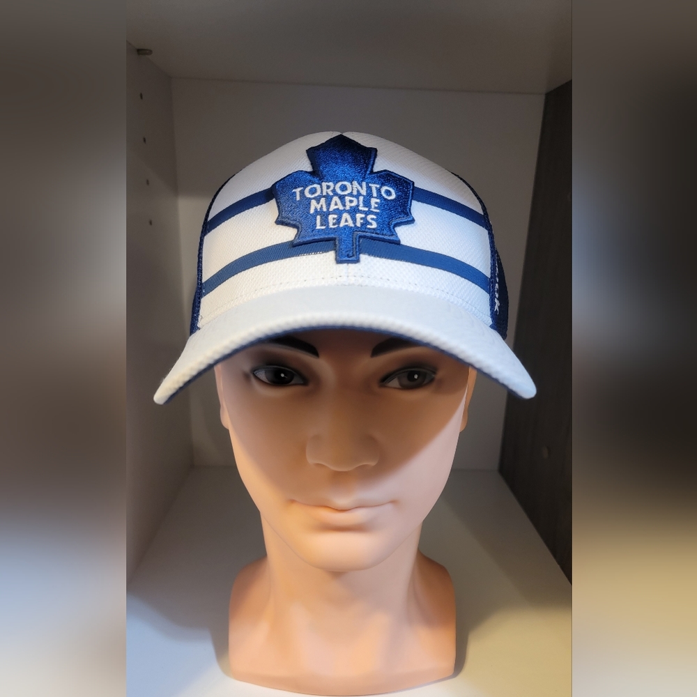 BNWT Toronto Maple Leafs Reebok Hat